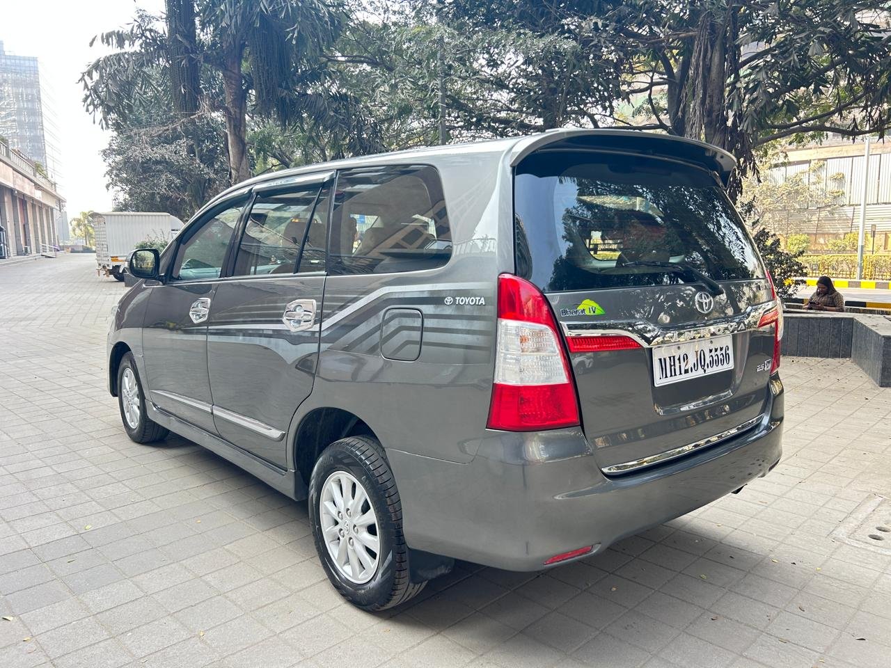 Innova 2.5 V